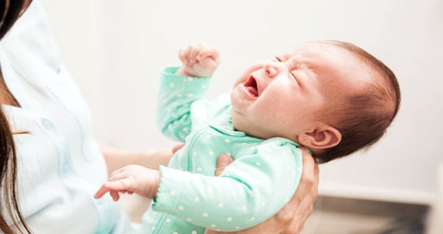 1 Aylık Bebekte Reflü Neden Olur, Belirtileri Nelerdir, Tedavi Yöntemleri Nelerdir?